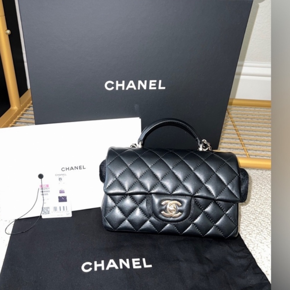 XXSOLDXX Chanel 22A mini flap bag with top handle Like New 2022